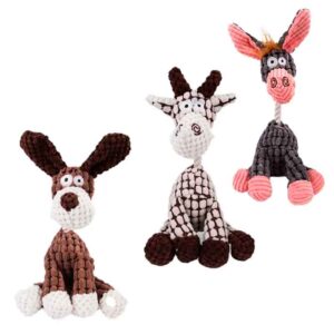 Juguetes de Peluche Burro para Perros cuentan con un diseño encantador que seguramente captará la atención de tu mascota. Fabricados con material de felpa suave y acogedor, estos juguetes son perfectos para que tus perros los abracen, muerdan y jueguen sin preocupaciones. La felpa proporciona una textura reconfortante que tus mascotas adorarán, mientras que su construcción resistente garantiza una durabilidad excepcional, incluso durante las sesiones de juego más enérgicas.